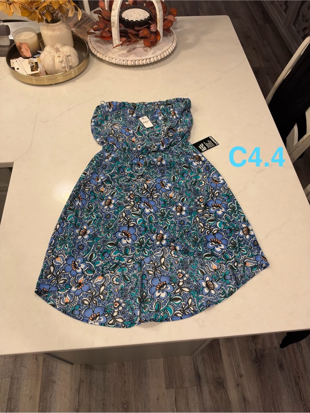 Express Blue Floral Strapless Women’s Dress size Small NEW smoke free home